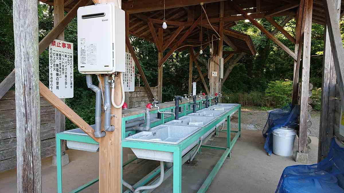 森のまきばオートキャンプ場の炊事場の様子